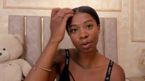 lila bailey  online show from 11.12.25