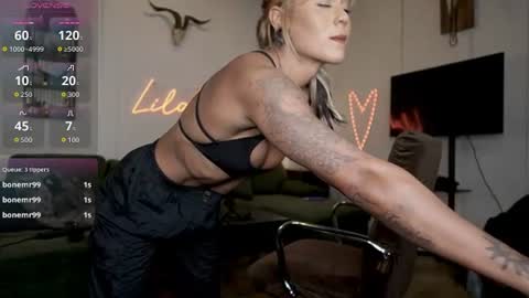 Snapshot of lilah_fit chatting on 07.17.26 Lilah Fit online show from 07.17.26