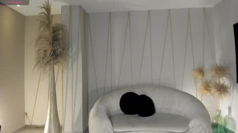 Lila West online show from 10.11.25