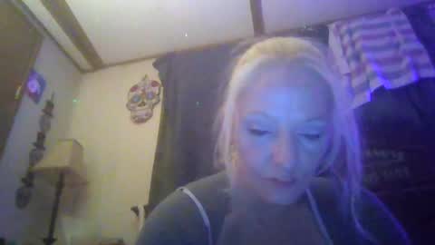 Snapshot of lilbit4u chatting on 02.17.25 lilbit4u online show from 02.17.25