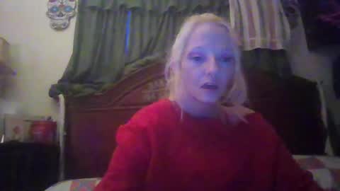Snapshot of lilbit4u chatting on 02.19.25 lilbit4u online show from 02.19.25