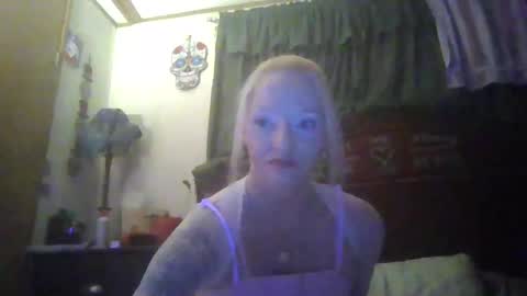 Snapshot of lilbit4u chatting on 02.25.25 lilbit4u online show from 02.25.25
