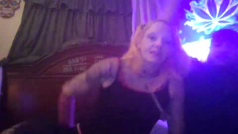 Snapshot of lilbit4u chatting on 03.06.25 lilbit4u online show from 03.06.25