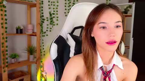 Snapshot of lilcatalia chatting on 06.29.26 Hi im Yuki online show from 06.29.26