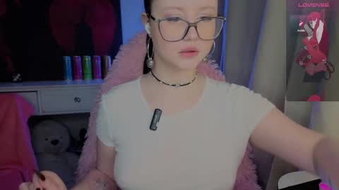 Nika and Lori online show from 11.15.25