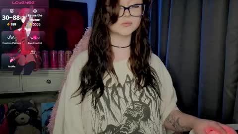 Snapshot of lilhornyprincess chatting on 06.01.26 Nika and Lori online show from 06.01.26