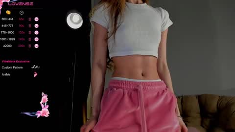 Snapshot of lili__roze_ chatting on 03.02.25 lili__roze_ online show from 03.02.25