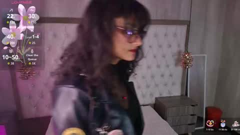 lili_clan online show from 10.24.25