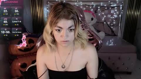 Lili online show from 10.25.25