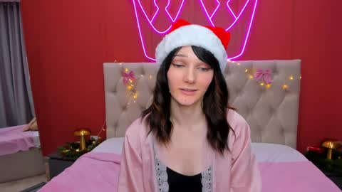 Lilli  follow me kiss online show from 12.16.24