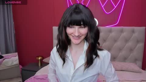 Lilli  follow me kiss online show from 02.27.25
