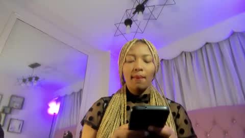 Snapshot of lili_harvey chatting on 10.12.25 Lili online show from 10.12.25