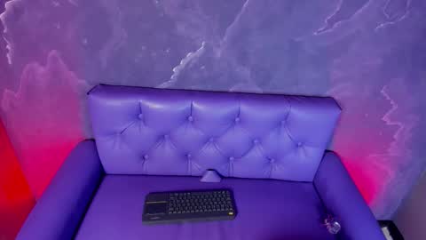 Lili  online show from 09.27.25