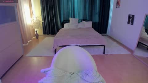 Snapshot of lilia_moons chatting on 02.23.26 Lilia online show from 02.23.26