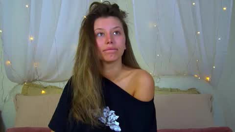 Snapshot of liliabianca chatting on 03.16.26 Mia online show from 03.16.26