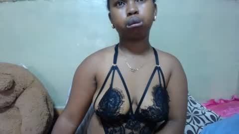 Snapshot of liliahsexie chatting on 11.26.25 liliah online show from 11.26.25