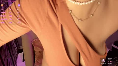 holis soy lily chang no olvides el pulgar arriba es muy importante para mi 3 independent model online show from 09.15.25