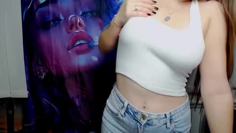 Snapshot of lilianalips chatting on 10.17.25 Liliana online show from 10.17.25