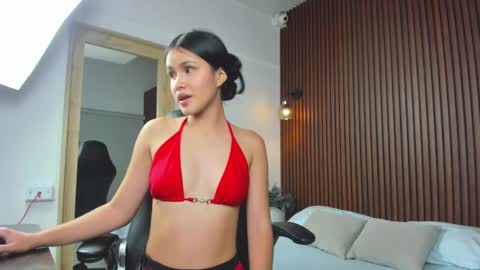 L I L I online show from 09.25.25