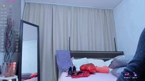 Snapshot of lilianedgars chatting on 02.01.25 Lilian online show from 02.01.25