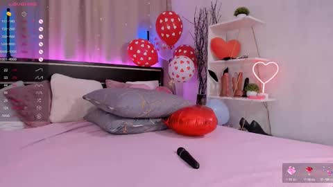 Snapshot of lilianedgars chatting on 02.14.25 Lilian online show from 02.14.25