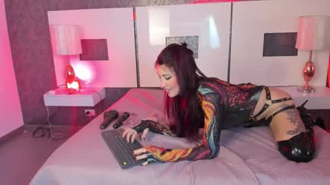 Snapshot of lilianferrara chatting on 02.13.26 Liliana online show from 02.13.26