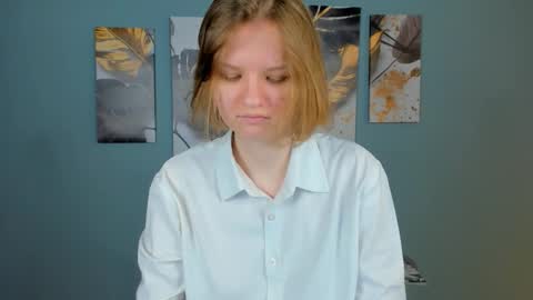 hi guys Im new here Im 18 years oldIve never had sex online show from 01.17.26