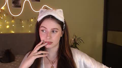 Snapshot of liliatlu chatting on 09.18.25 Lilu online show from 09.18.25