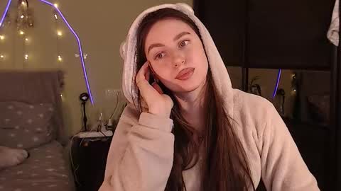 Snapshot of liliatlu chatting on 09.30.25 Lilu online show from 09.30.25