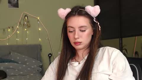 Snapshot of liliatlu chatting on 10.10.25 Lilu online show from 10.10.25