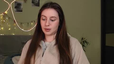 Snapshot of liliatlu chatting on 10.15.25 Lilu online show from 10.15.25