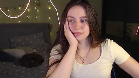 Snapshot of liliatlu chatting on 10.20.25 Lilu online show from 10.20.25