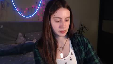 Snapshot of liliatlu chatting on 10.21.25 Lilu online show from 10.21.25