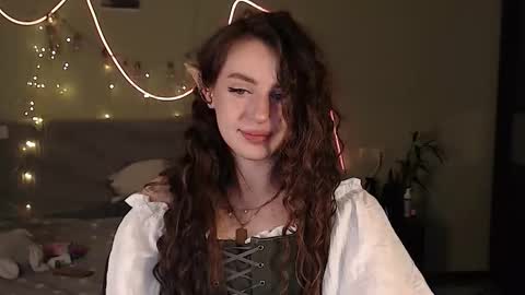 Snapshot of liliatlu chatting on 10.31.25 Lilu online show from 10.31.25