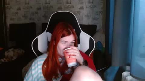 Snapshot of liliawoolf chatting on 02.05.25 liliawoolf online show from 02.05.25