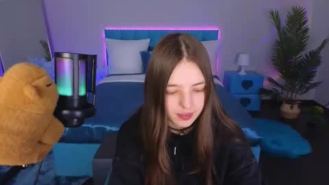 Lili Bakery online show from 10.04.25