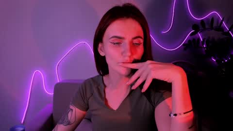 Snapshot of lilie_brown chatting on 12.03.24 Lilie online show from 12.03.24