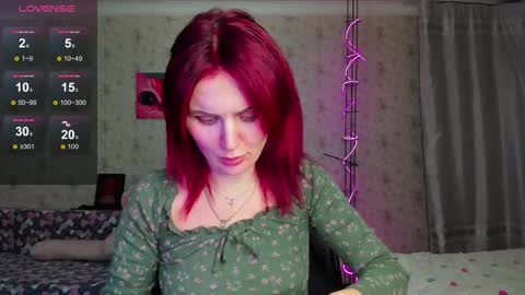 Snapshot of lilie_brown chatting on 10.02.25 Lilie online show from 10.02.25