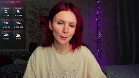 Snapshot of lilie_brown chatting on 10.05.25 Lilie online show from 10.05.25