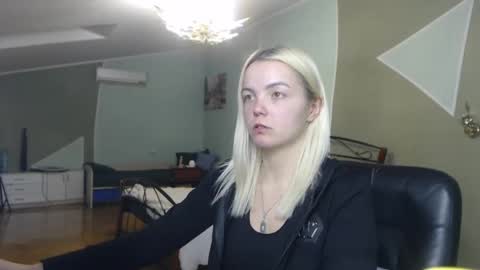 Lilie online show from 03.08.25