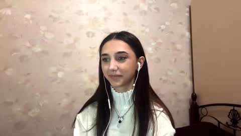 Snapshot of lilihalvorsen chatting on 10.10.25 Lina online show from 10.10.25