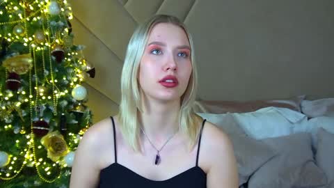 LiliLinn online show from 12.12.24