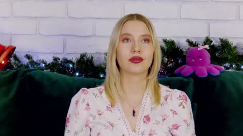 LiliLinn online show from 12.14.24