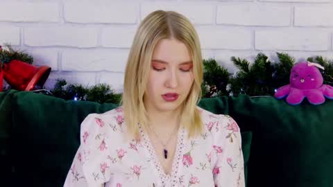 LiliLinn online show from 12.16.24