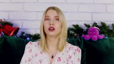 LiliLinn online show from 12.16.24