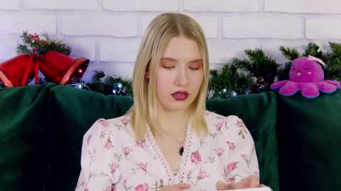 LiliLinn online show from 12.16.24