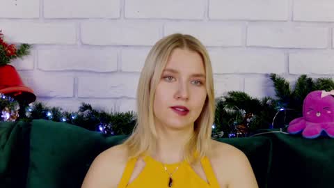 LiliLinn online show from 12.17.24