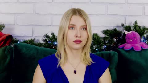 LiliLinn online show from 12.18.24