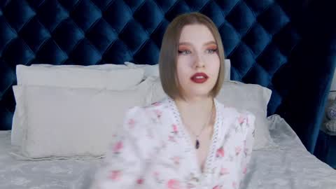 LiliLinn online show from 01.24.25