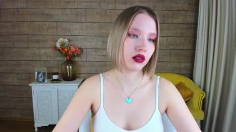 LiliLinn online show from 02.12.25
